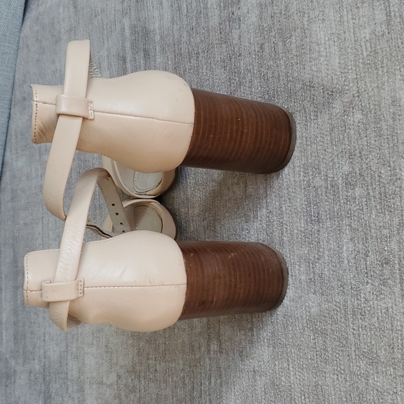 Witchery Heels, Size 7, Nude - Picture 4 of 8